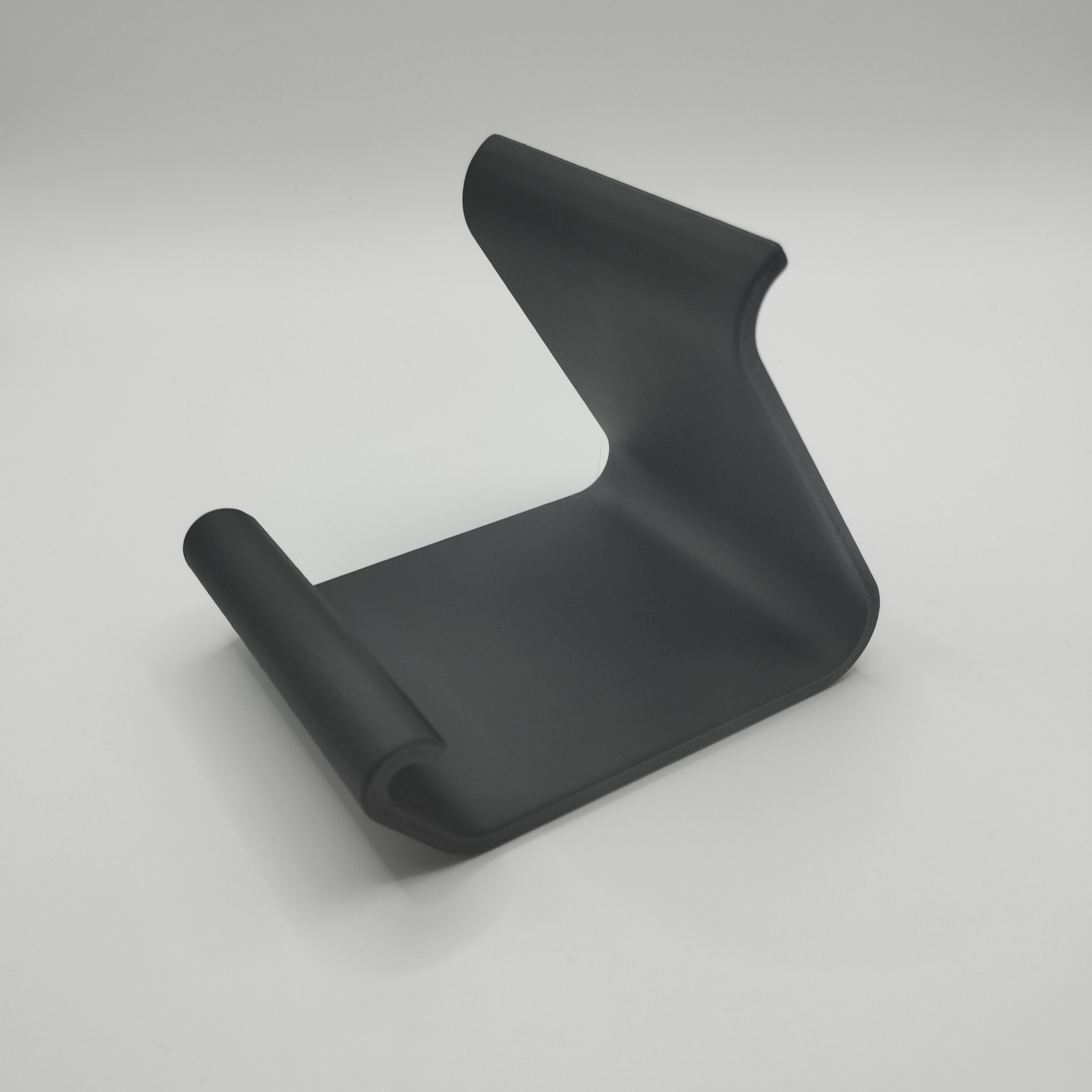 Phone Stand – Minimalist Desk & Countertop Holder