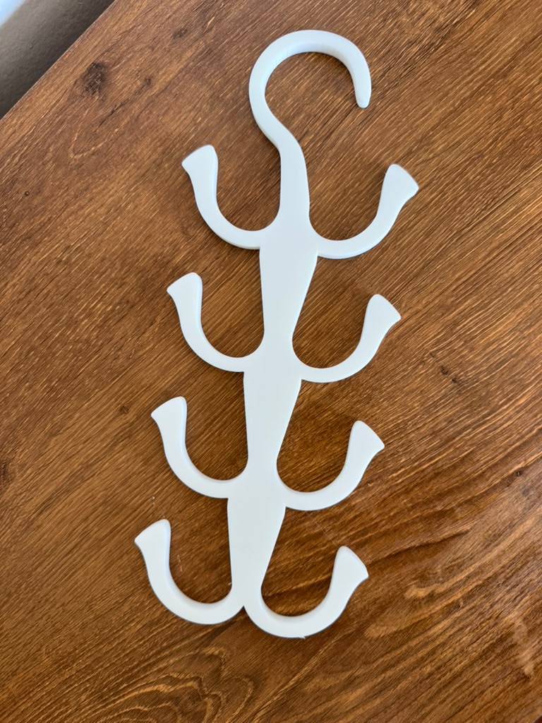 Cactus Hat Organizer – Wall-Mounted Cap Hanger