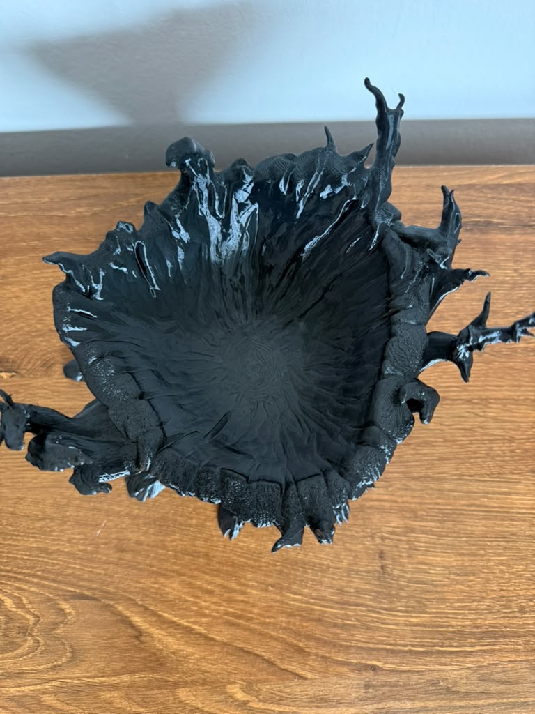 Darkwood Halloween Candy Bowl – Gnarled Tree Stump